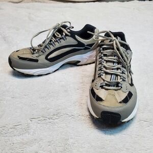 Skechers Tan Black Sneakers Shoe Men 9.5 Everyday Preppy Running Workout Classic